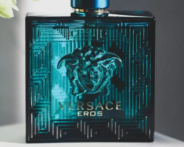 Męskie perfumy na co dzień: Klucz do profesjonalnego wizerunku?