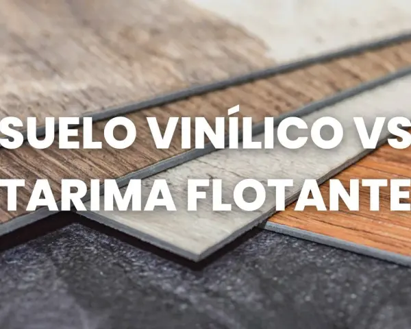 Muestras de tarima flotante o suelo vinílico con diferentes acabados de madera.