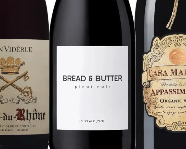 Tre röda viner: Jean Vidérues Côtes-du-Rhône, Bread & Butter Pinot Noir och Casa Marzoni Appassimento. Så här kan vin kallas.