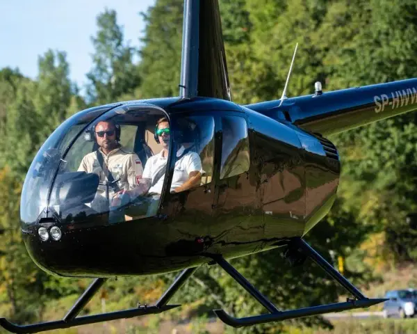 Ile trwa lot helikopterem z Zakopanego do Warszawy? Poznaj fakty