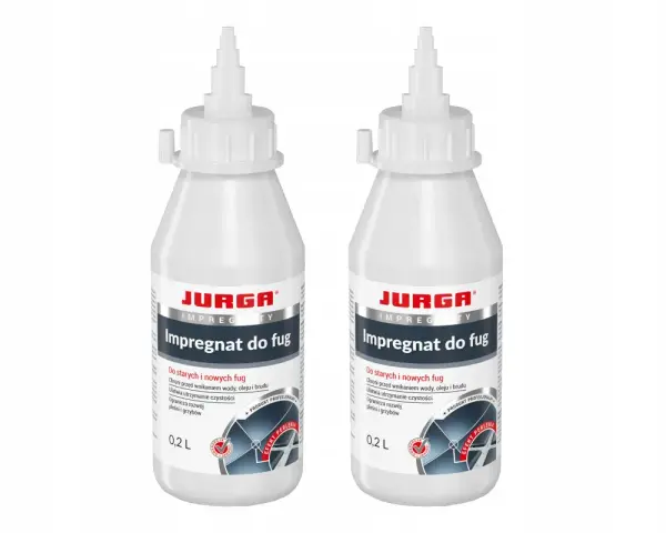 Dwie butelki impregnatu do fug Jurga. Produkt chroni przed wodą, olejem i brudem, ułatwiając czyszczenie. Jak nakładać? Zobacz instrukcję na opakowaniu.