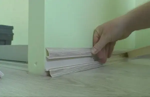 Czym ciąć listwy przypodłogowe plastikowe, aby uniknąć uszkodzeń?