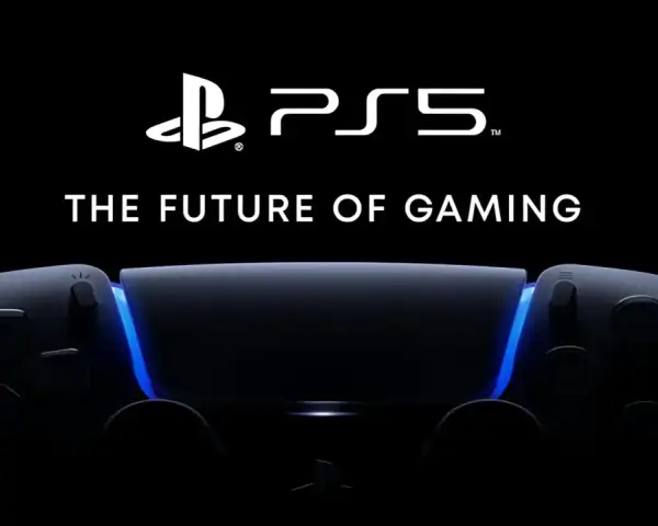 El mando DualSense de PS5, iluminado con un brillo azul, anuncia el futuro de los videojuegos en un PlayStation Showcase.