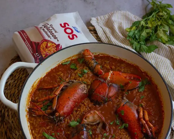 Delicioso arroz con bogavante, preparado con arroz SOS especial caldosos y melosos.