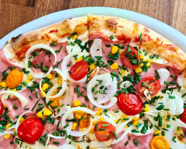Średnia pizza w Pizza Hut – ile cm ma naprawdę? Zaskakujące różnice!