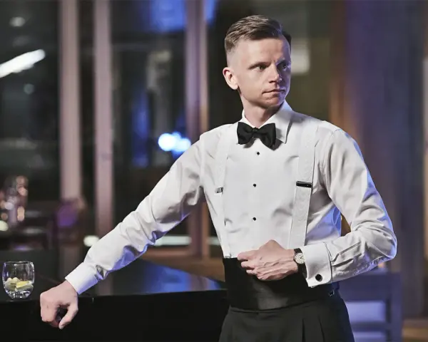 Jaka koszula do smokingu? Oto kluczowe cechy idealnej koszuli