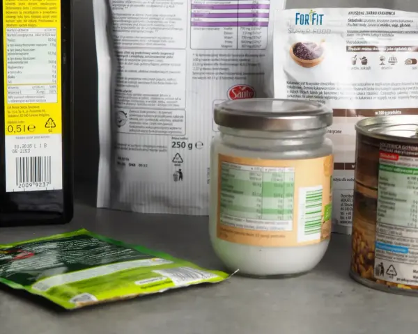 Catering „Wiesz co jesz”: Jak wybrać dietę z czystą etykietą?
