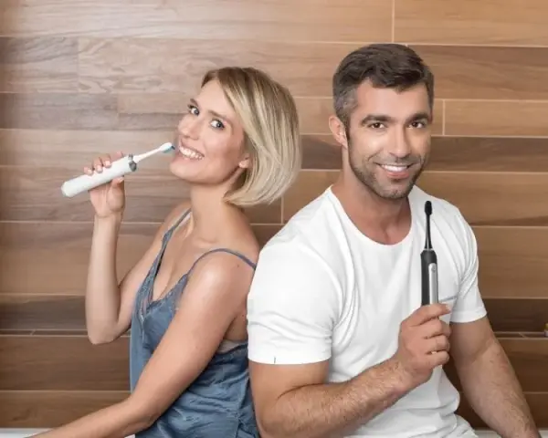 Szczoteczka soniczna Philips czy Panasonic - która lepiej dba o zęby?