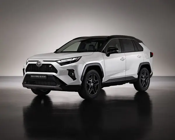 Ile naprawdę pali Toyota RAV4 Hybrid? Rzeczywiste spalanie ujawnione
