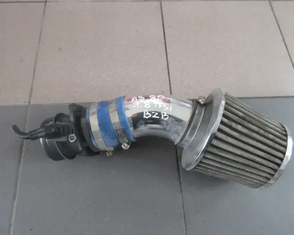 Tuningowy filtr stożkowy do Audi A3 1.8 TFSI BZB. Zapewnia lepszy przepływ powietrza, co daje większą moc i dźwięk.