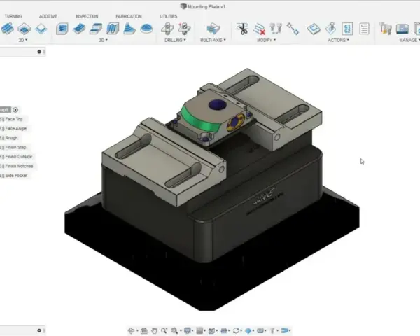 Model uchwytu frezarskiego w Fusion 360 na Linuxie, z widocznymi operacjami obróbki.