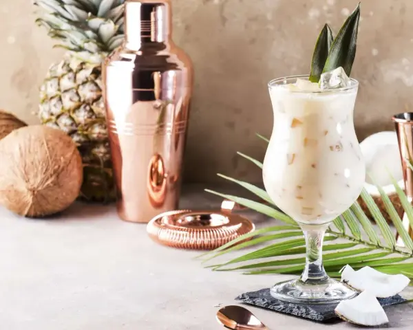 Pyszny drink Malibu z ananasem i kokosem. Idealny przepis na lato!