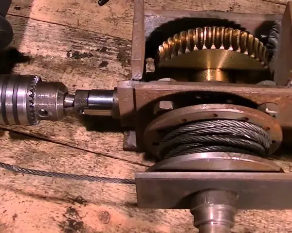 Jak zbudować wyciągarkę do ciągnika? Kompletny poradnik DIY!