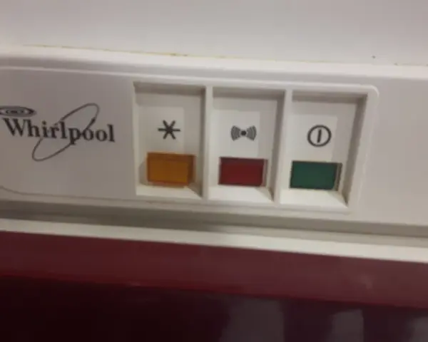 Whirlpool: Kontrolki lodówki co oznaczają i jak reagować?