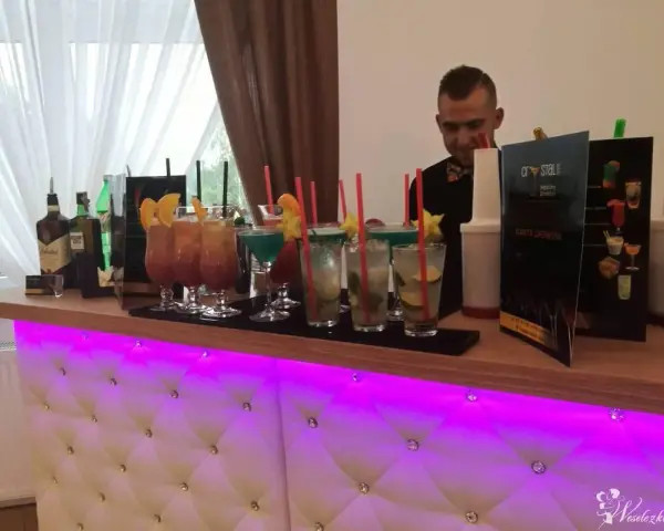 Ile kosztuje barman na 18. urodziny? Sprawdź ceny i pakiety