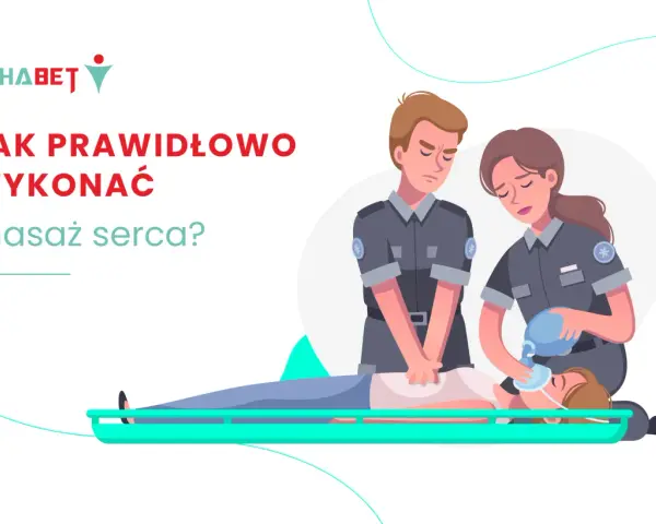 Ratownicy medyczni pokazują, jak zrobić masaż serca osobie nieprzytomnej. Uczą resuscytacji krążeniowo-oddechowej.