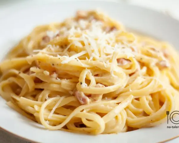 Idealna Carbonara ze Śmietaną: Sekret kremowego sosu krok po kroku