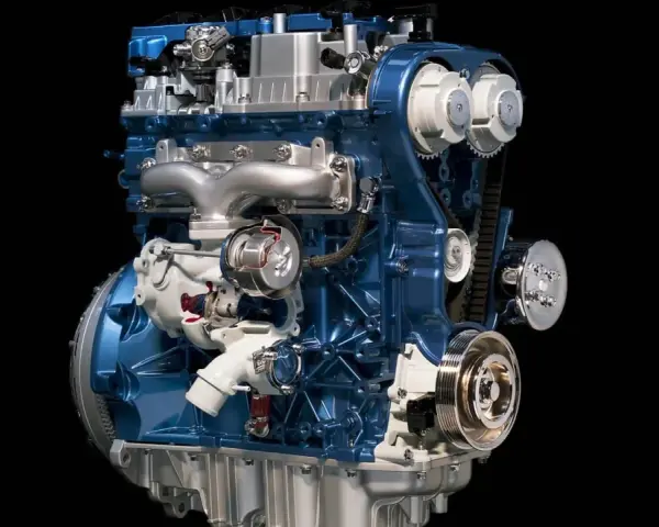Błękitny silnik 1.6 Ecoboost z turbosprężarką i paskiem rozrządu, gotowy do pracy.