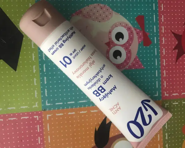 Under Twenty BB 01 vs 02: który odcień dla Twojej cery?