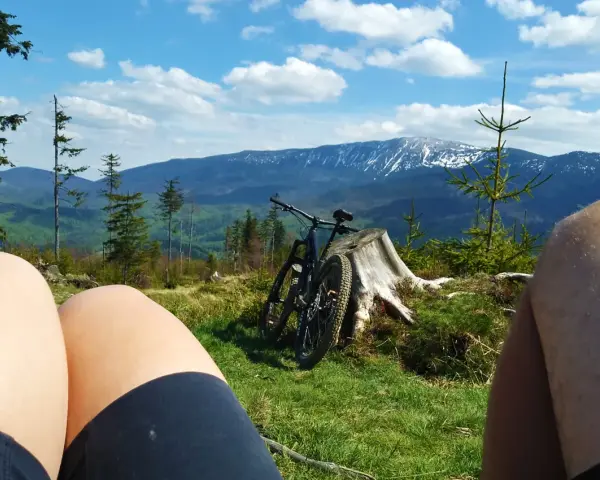 Babia Góra: Ile się wchodzi? Planuj trasę i czas!