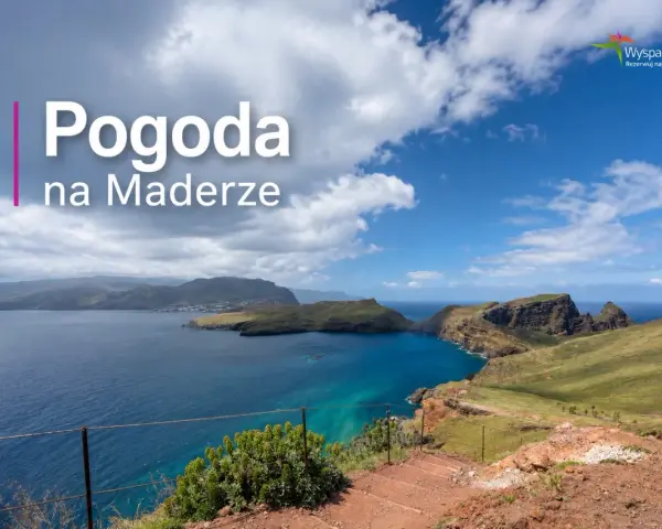 Piękna pogoda na Maderze, Portugalia. Widok na skaliste wybrzeże i turkusowe morze.