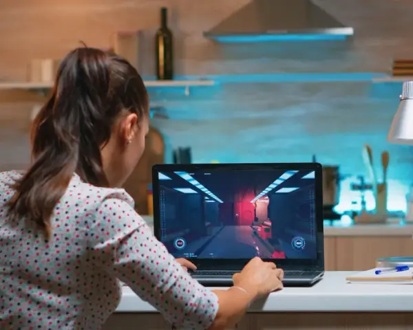 Czym się różni laptop gamingowy od zwykłego? Poznaj kluczowe różnice