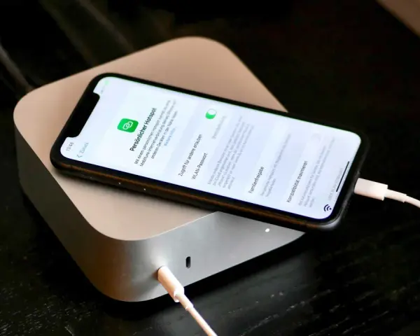 iPhone mit persönlichem Hotspot für WLAN-Teilen eingerichtet.