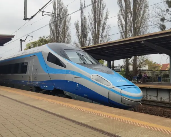 Pendolino Słupsk-Warszawa: Rozkład, bilety, czas i komfort podróży