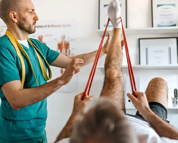 Fizjoterapeuta: Kim jest i jak pomoże Ci odzyskać sprawność?