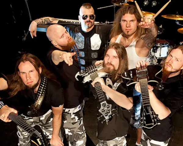 Zespół Sabaton, gotowy do wykonania utworów z albumu "The Last Stand".