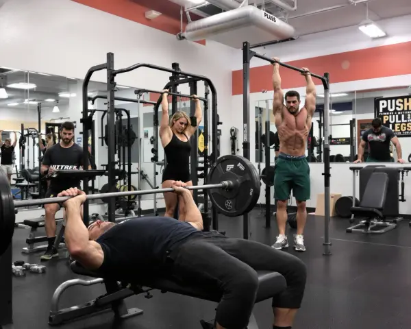 Twój CrossFit: Jak ułożyć plan treningowy i unikać kontuzji?