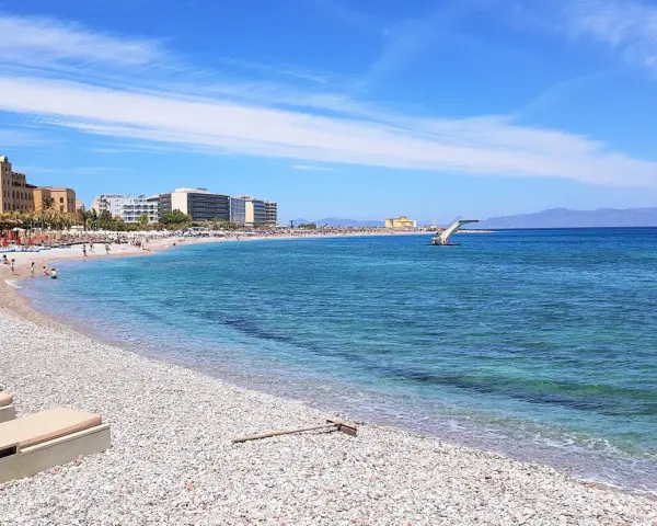 Hotele na Rodos po pożarach: Które ucierpiały? Aktualna sytuacja