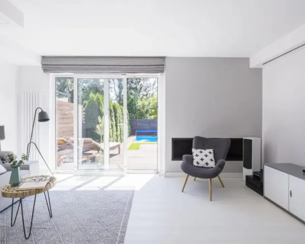 Apartamenty inwestycyjne czy warto? Odkryj ukryte zagrożenia i zyski
