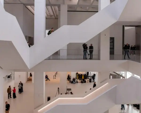 Nowe muzeum sztuki nowoczesnej w Warszawie – co warto wiedzieć?