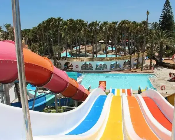 Hotel Roquetas de Mar: ¿Todo Incluido, Familiar o con Spa? Tu Guía