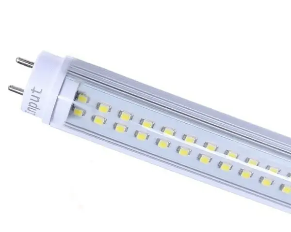 Nowoczesna jarzeniówka LED z aluminiową obudową i widocznymi diodami.