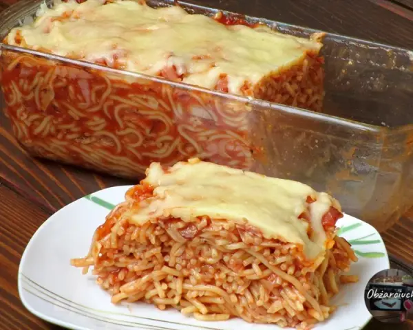 Szybka zapiekanka z makaronem spaghetti, która zachwyci całą rodzinę