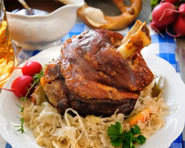 Jak upiec golonkę w piekarniku bez gotowania i cieszyć się smakiem