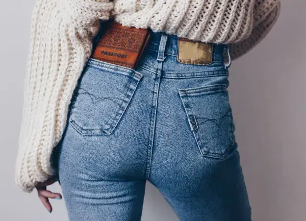 Spodnie skinny co to znaczy - poznaj ich wyjątkowe cechy i styl
