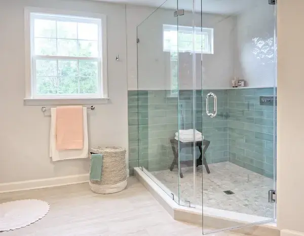 Renueva tu baño sin quitar azulejos: ¡Cambio exprés y económico!