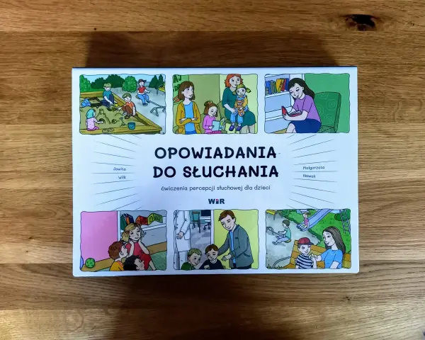 Opowiadania do słuchania: ćwiczenia percepcji słuchowej dla dzieci. Ilustracje przedstawiają dzieci bawiące się na placu zabaw, w piaskownicy, czytające książki i w gabinecie lekarskim.