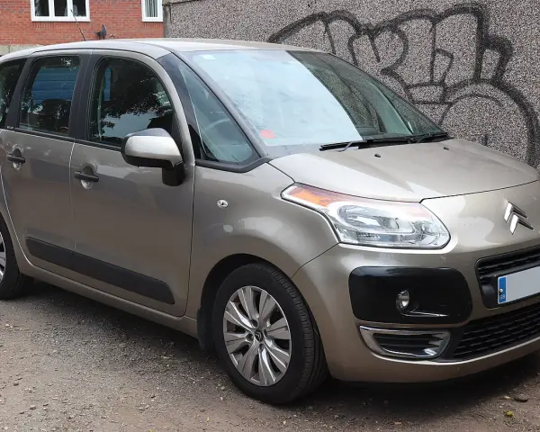 Citroen C3 Picasso: Pojemność baku, zasięg i spalanie (50l)