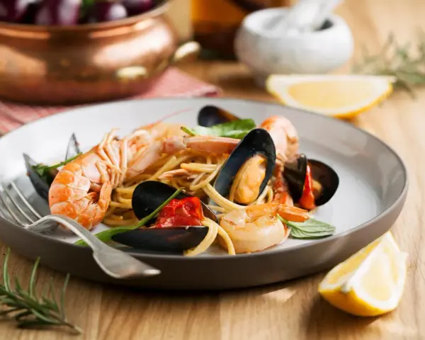 Spaghetti Frutti di Mare: Opanuj włoski klasyk bez gumowych owoców!