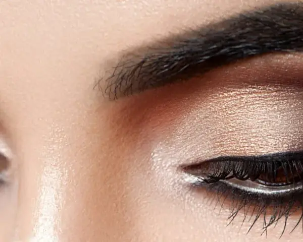 Perfektes Make-up für Augen: Tipps für atemberaubende Looks