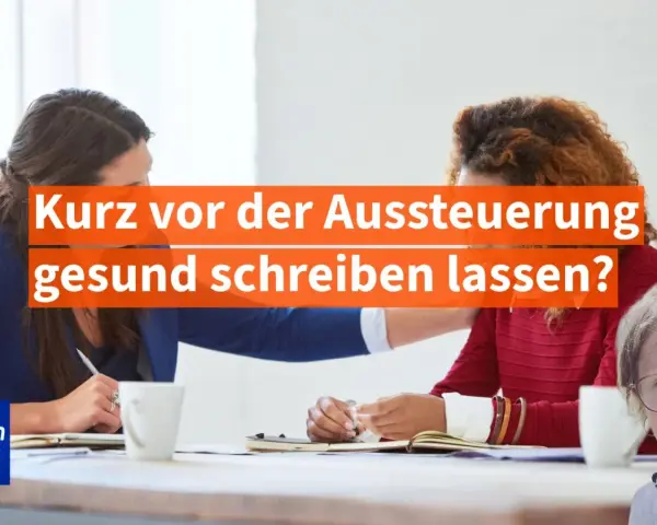 Zwei Frauen sprechen über das Thema "Kurz vor der Aussteuerung gesund schreiben lassen?". Eine legt tröstend die Hand auf die Schulter der anderen.