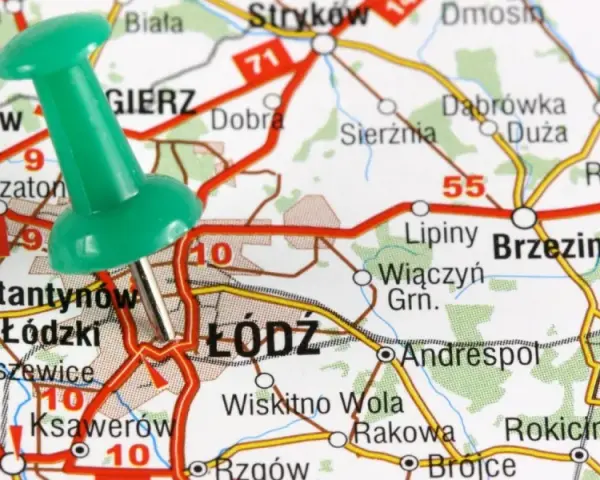 Zielona pinezka wbita w mapę, zaznacza Łódź i okolice. Planujesz wycieczkę w **góry blisko łódzkiego**?