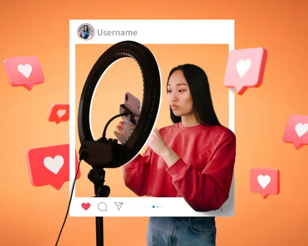 Joven grabando video con aro de luz y celular, aprendiendo como ser influencer. Corazones flotando, simulando likes.