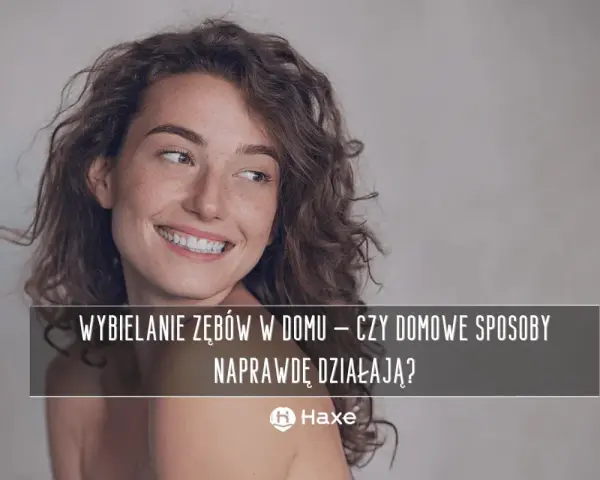 Uśmiechnięta kobieta z piegami. Czy wybielanie zębów w domu domowymi sposobami naprawdę działa?