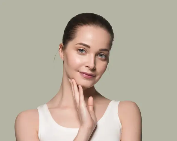 Mgiełka rozświetlająca: Ranking, wybór i efekt glass skin