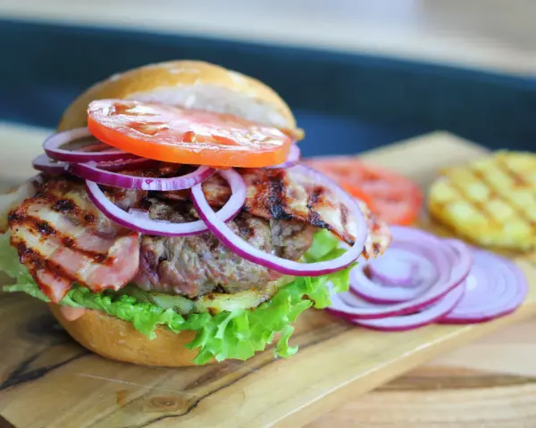 Jak zrobić idealnego burgera? Lepszy niż z restauracji!